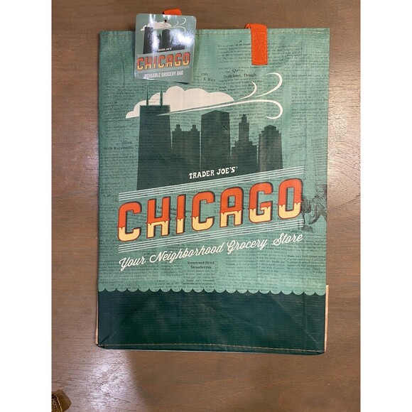 Trader Joe’s Bag CHICAGO Reusable NEW Grocery Shopping Gr8 Gift Ships Fast - Picture 1 of 7